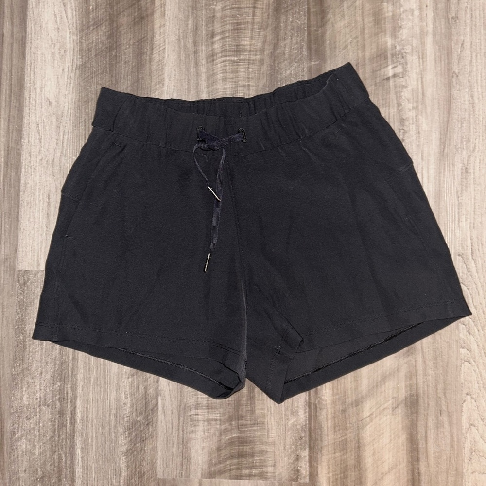 Lululemon On The Fly Shorts Black